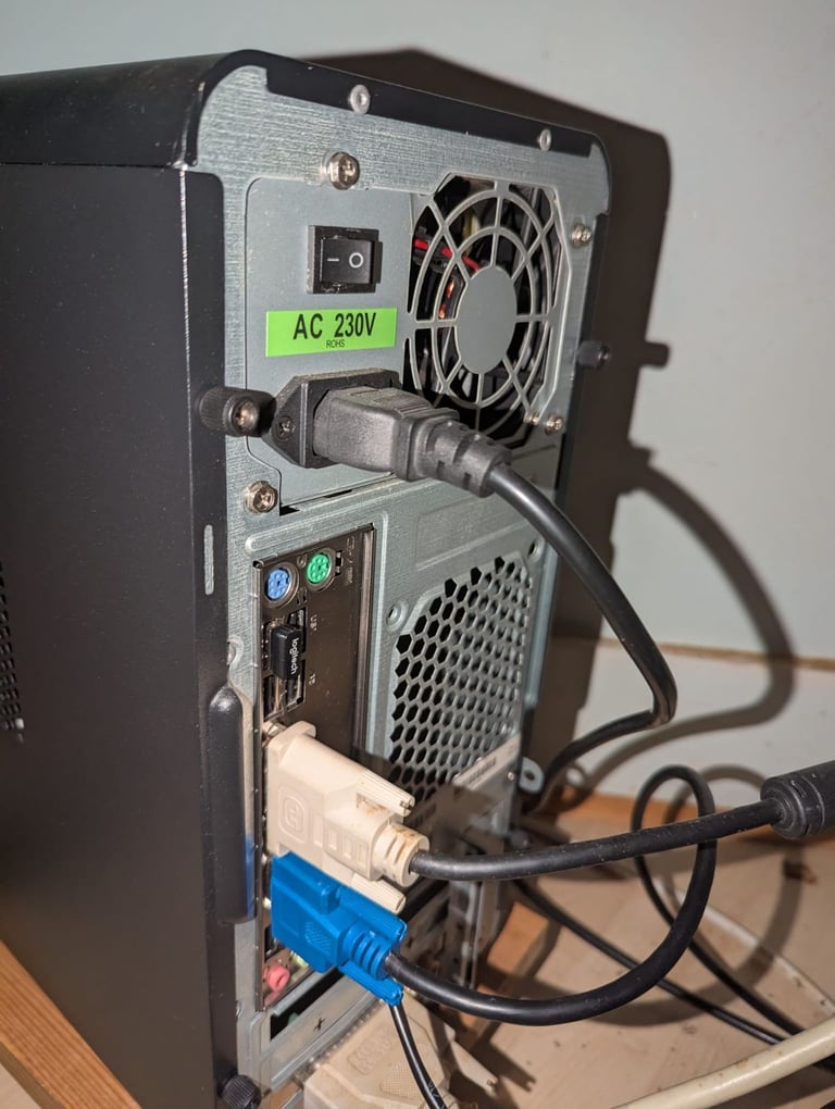 DESKTOP COMPUTRR TOWER