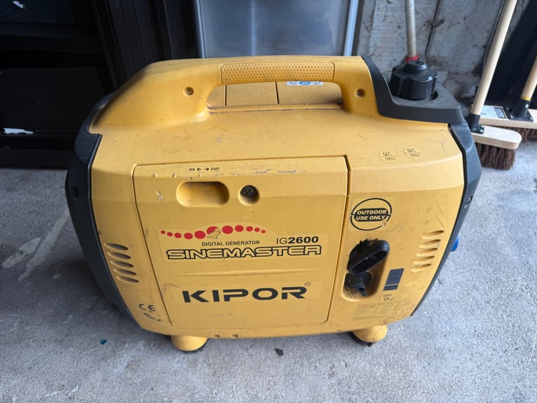 image for KIPOR SINEMASTER IG2600 Petrol Suitcase Digital Generator - EXCELLENT CONDITION