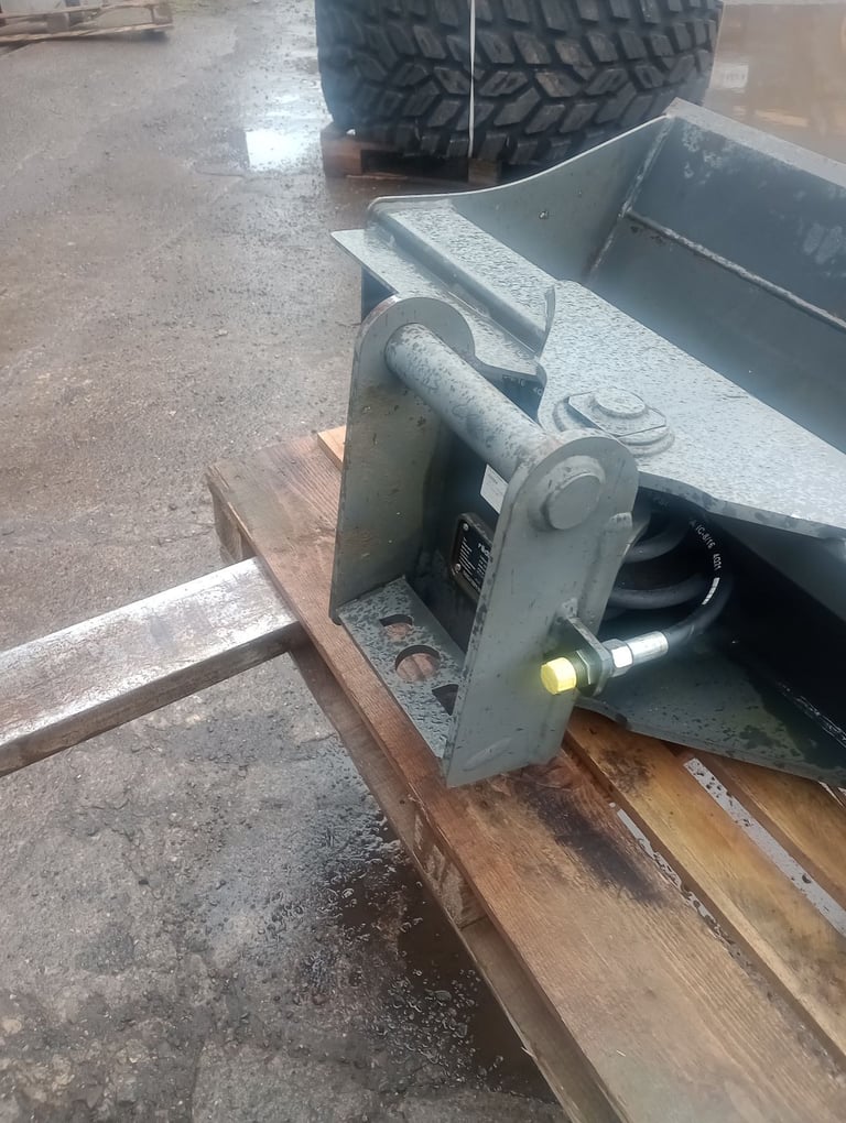 Radlinger hydraulic tilting bucket 