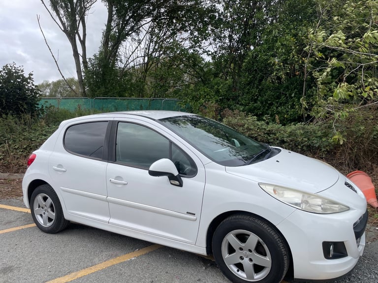 PEUGEOT 207 1.4 VTI SPORTIUM 61 REG WHITE 5 DOOR MOT MAY 9TH 2026 TAX £195 LOW INSURANCE 