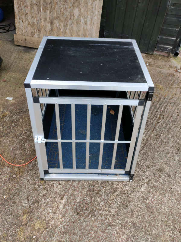 Large dog cage, excellent quality 