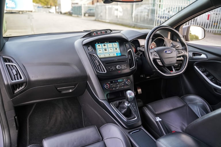 2018 Ford Focus 2.0T EcoBoost ST-3 Euro 6 (s/s) 5dr HATCHBACK Petrol Manual