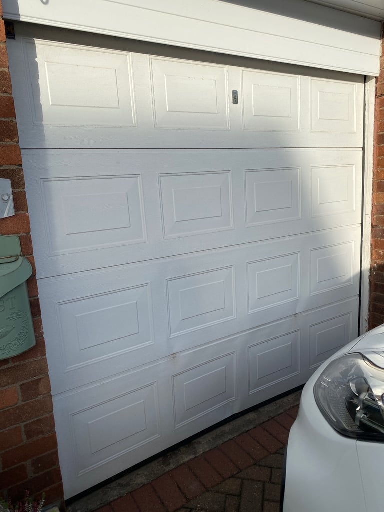 Electric garage door