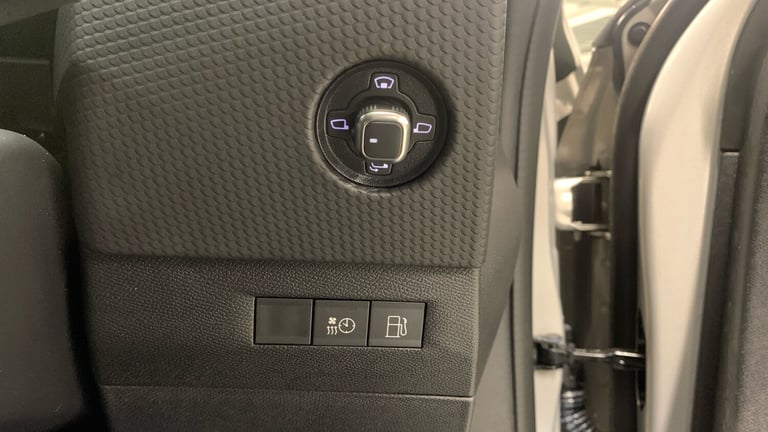 2025 DS Automobiles DS 4 1.6 E-TENSE 12.4kWh Rivoli Hatchback 5dr Petrol Plug-in Hybrid EAT8 Euro...