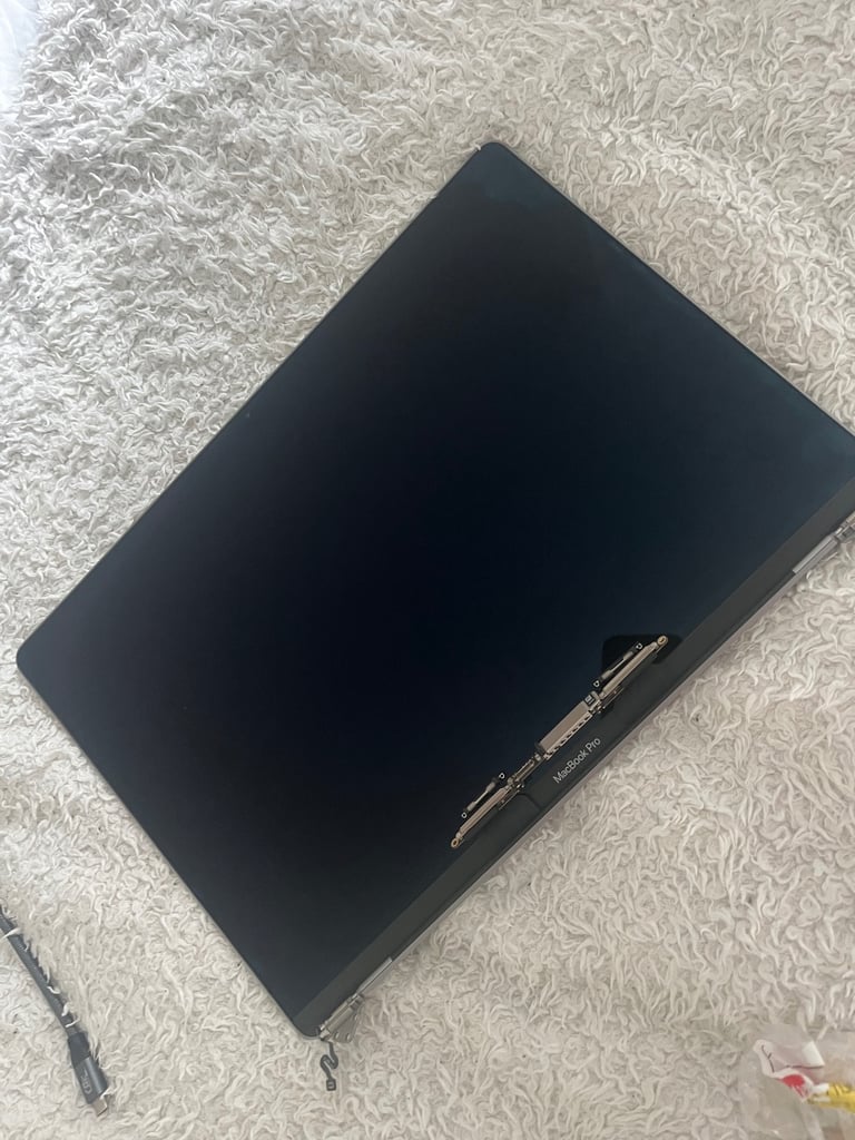 MacBook Pro 16” a2141 screen 