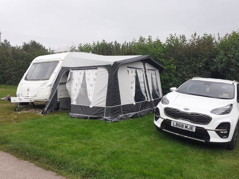 Full caravan awning 