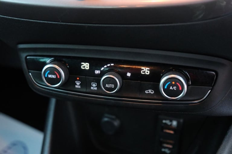 2018 Vauxhall Crossland X 1.5 Turbo D ecoTEC Tech Line Nav SUV 5dr Diesel Manual Euro 6 (s/s) (10...