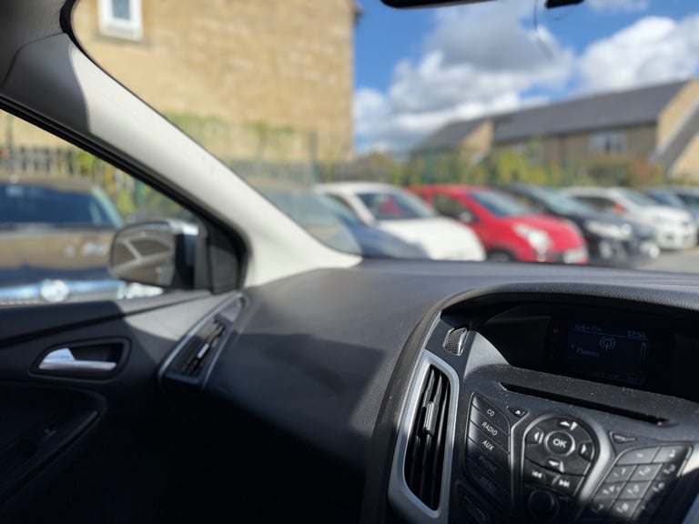2012 Ford Focus 1.6 Zetec 5dr HATCHBACK Petrol Manual