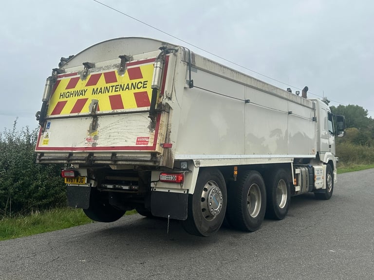 Volvo FM 420 8 X 4 Tridem Sleeper Cabin Alloy Body Tipper