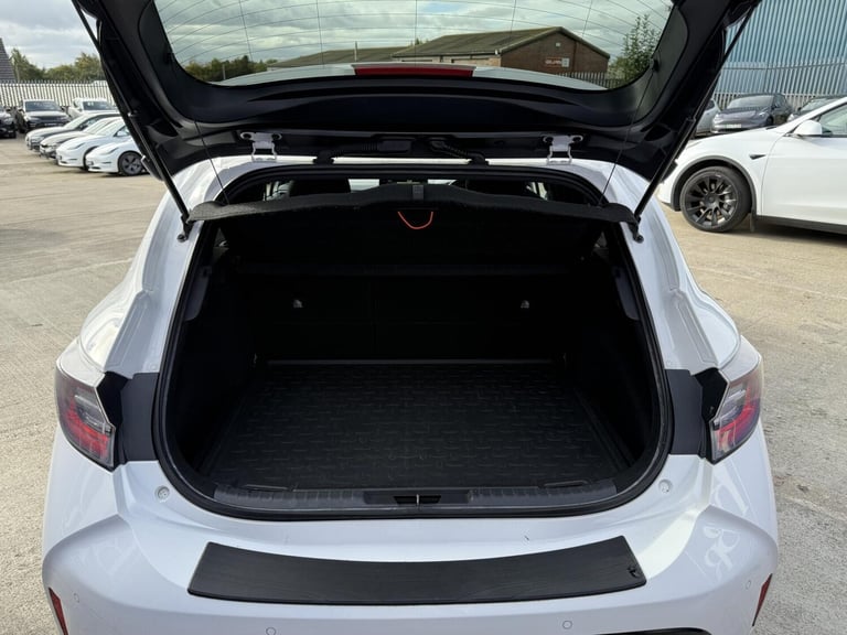 2019 Toyota Corolla 2.0 VVT-h Design Hatchback 5dr Petrol Hybrid CVT Euro 6 (s/s) (184 ps) Hatchb...