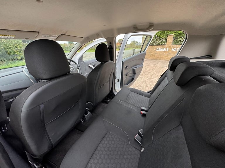 2015 Dacia Sandero 1.5 Dci Laureate Hatchback HATCHBACK Diesel Manual