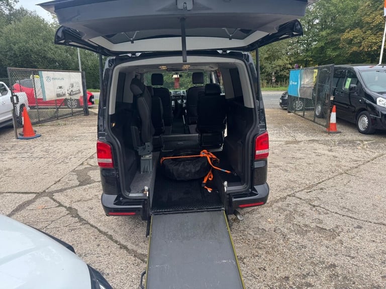 2015 Volkswagen Caravelle 2.0 BiTDI BlueMotion Tech SE DSG Euro 5 (s/s) 5dr MPV Diesel Automatic