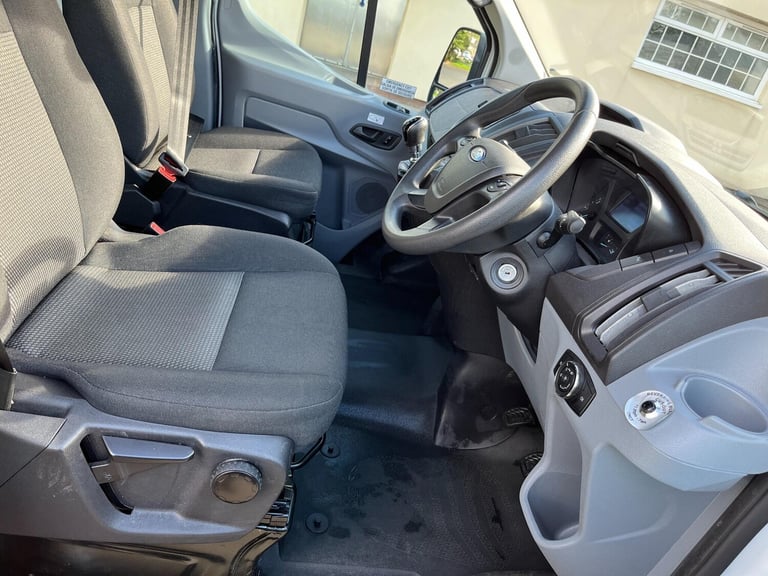 2018 Ford Transit 2.2 TDCi 460 HDT L4 H3 5dr (18 seats) NA Diesel Manual