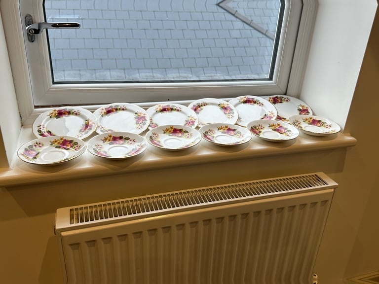 Antique Vintage Gainsborough Bone China dinner set x18