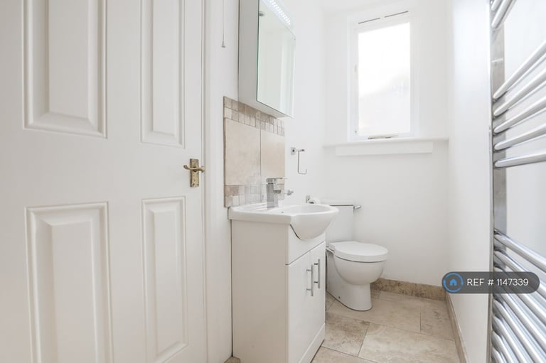 2 bedroom flat in Norwood Road, London, SE24 (2 bed) (#1147339)