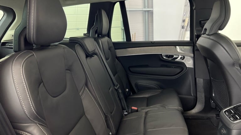 2025 Volvo XC90 Ultra, T8 AWD Plug-in hybrid, Dark, 7 Seats (BLIS, Panoramic Sunroof) Estate Petr...