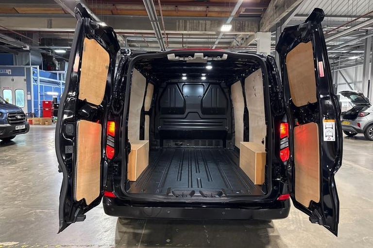 2025 Ford Transit Custom 280 Limited L2 LWB FWD 2.0 EcoBlue 136ps Low Roof, CRUISE CONTROL, AIR C...