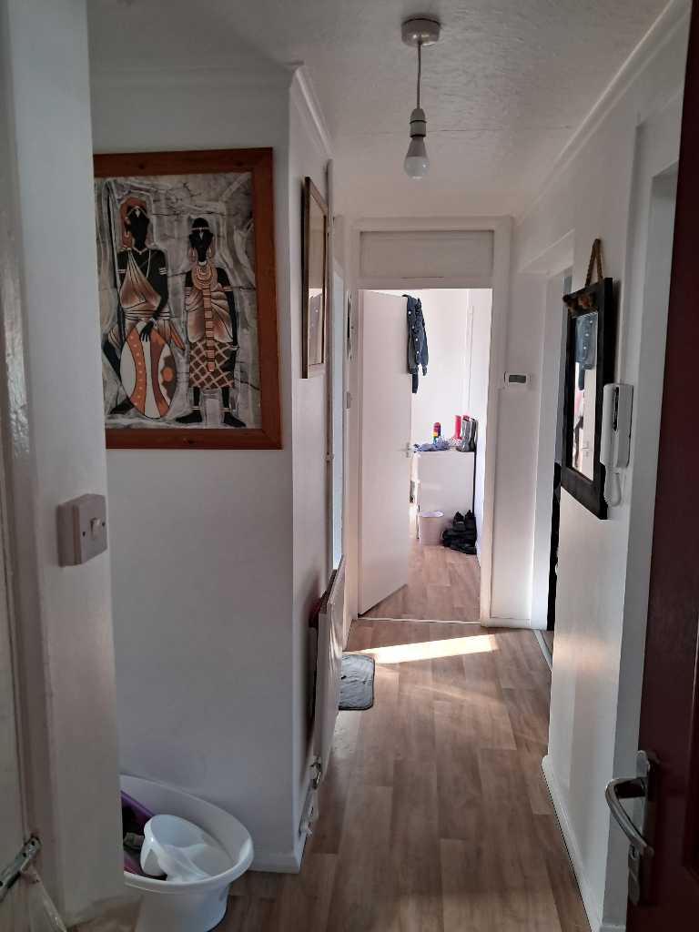 Homeswap 2 bed looking for 1 bed