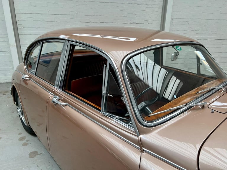 1965 Daimler V8 Petrol Automatic