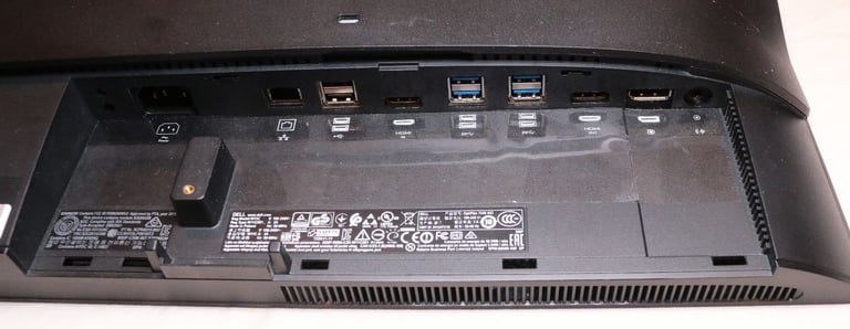 All-in-one Dell Optiplex 7440 AiO 23.8" PC (Windows 11, Intel Core i5 6500, 256GB SSD)