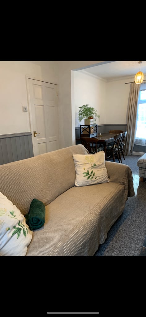 Large bedroom to let in newly refurbished house.