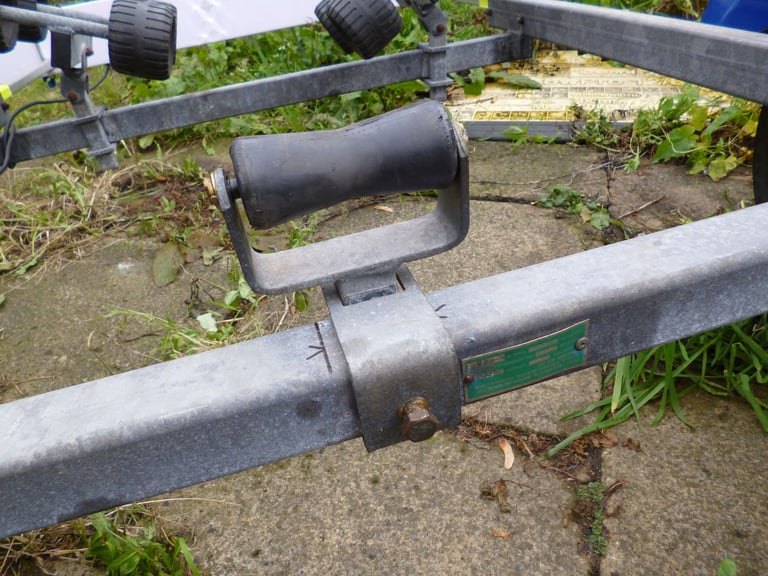 SNIPE JETSKI ROLLER TRAILER,BOAT/RIB/DINGHY/SEADOO/WAVERUNNER/PWC./JET SKI.