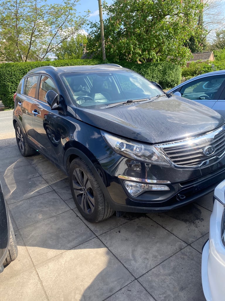 image for 2013 Kia sportage breaking for parts