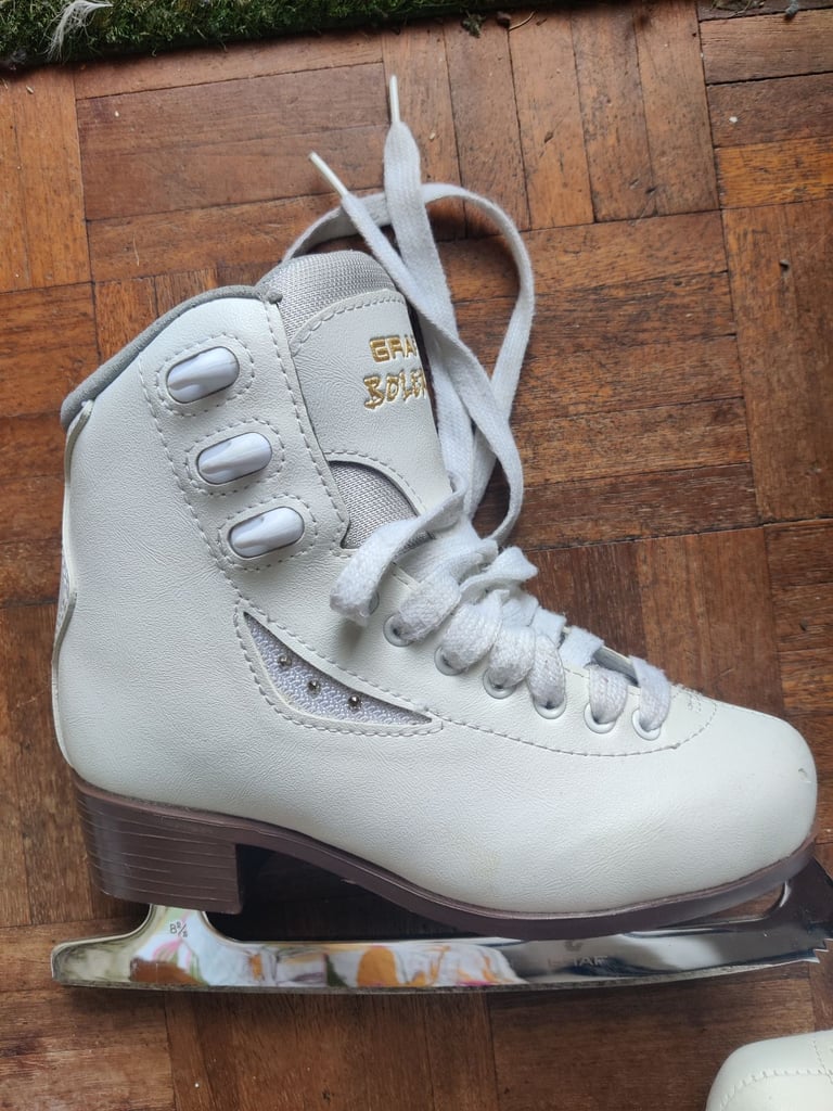 Graf ice skating skates size 34, excellent condition 