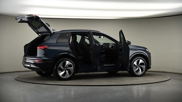 2024 Audi Q6 e-tron 100kWh S line SUV 5dr Electric Auto quattro (388 ps) SUV Electric Automatic