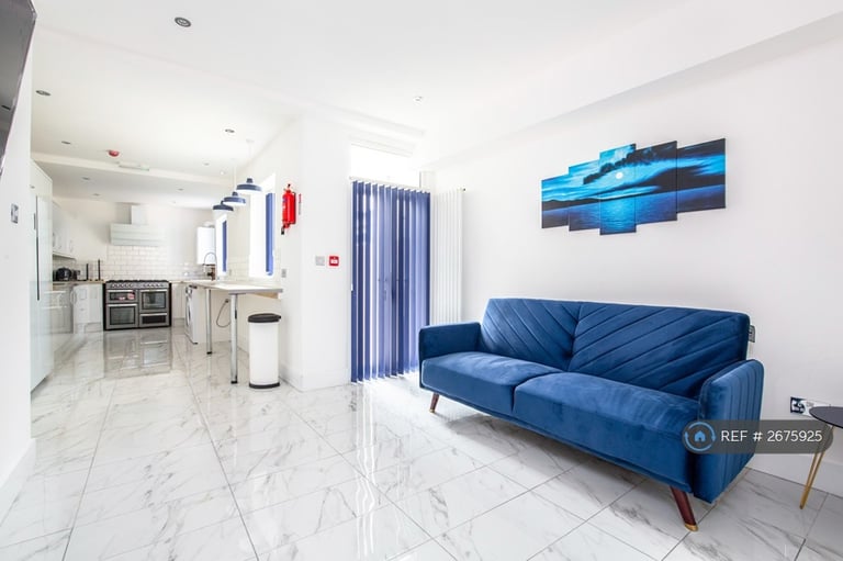 5 bedroom house in Adelaide Road, Liverpool, L7 (5 bed) (#2675925)