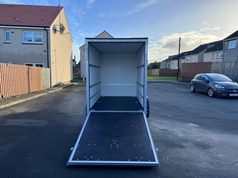 BRAND NEW 8ft x 5ft x 6ft Single Axle Box Trailer with Ramp 750KG