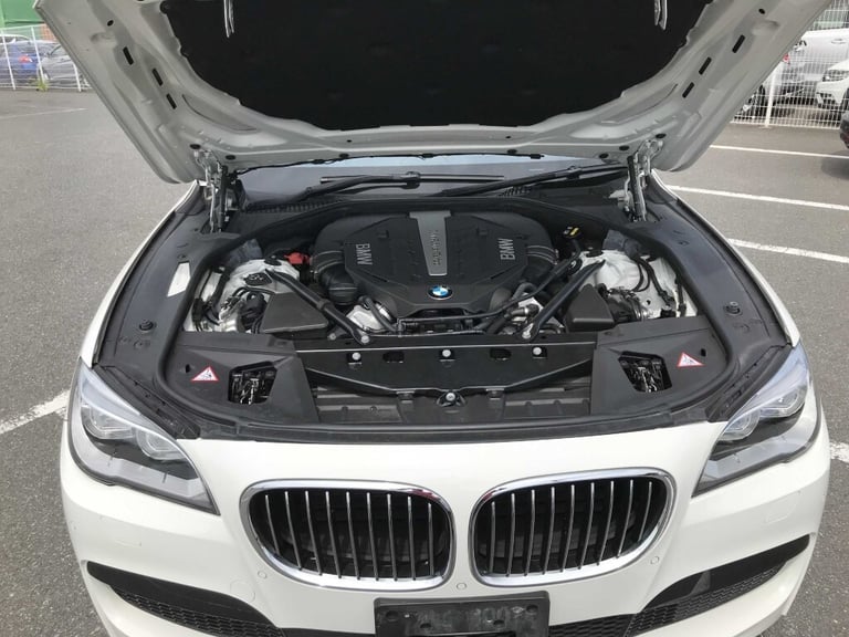 2015 65 BMW 750I M SPORT 4.4 V8 AUTOMATIC - OVER £17,500 OF OPTIONS EXTRAS