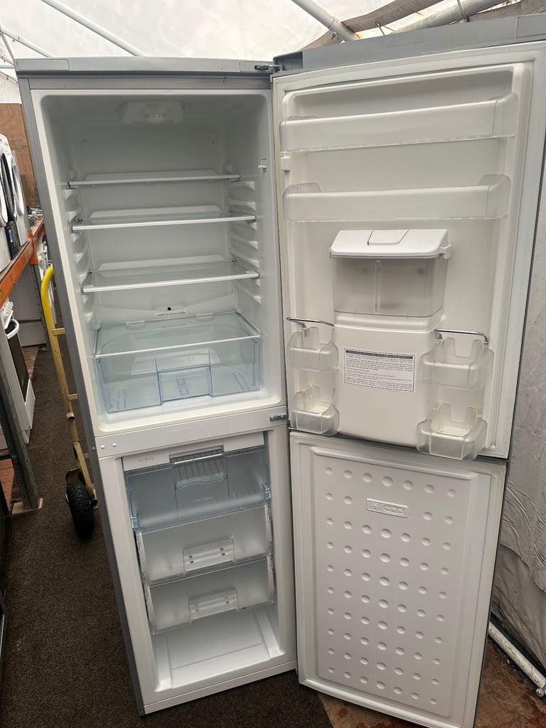 BEKO silver good condition frost free fridge freezer with water dispenser 
