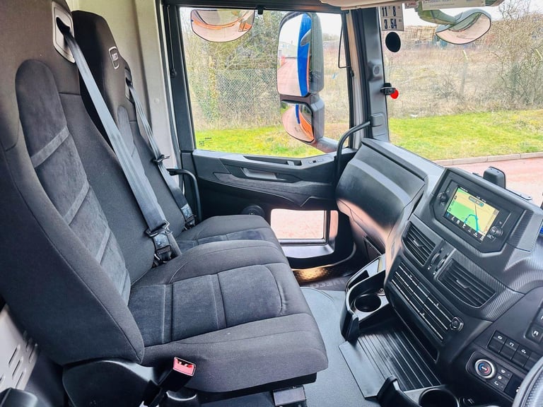 2023 (23) IVECO S-WAY 400 CNG 6X2 REAR LIFT STEER AXLE CURTAINSIDERS