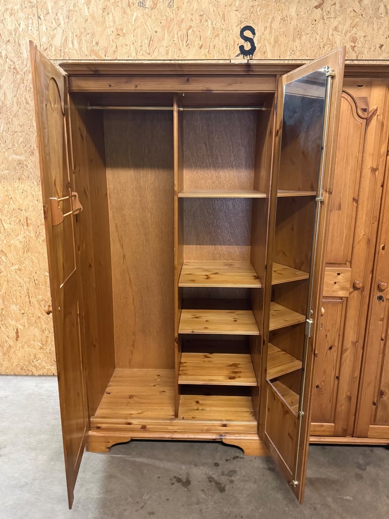 Ducal Pine Large Wardrobe 4 Door Hanging Rail & Shelves