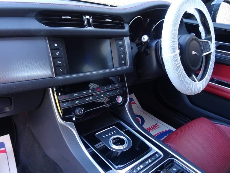 2015 Jaguar XF 2.0d [180] R-Sport 4dr Automatic **LOW MILEAGE*ONLY 15500 MILES FROM NEW** SALOON ...