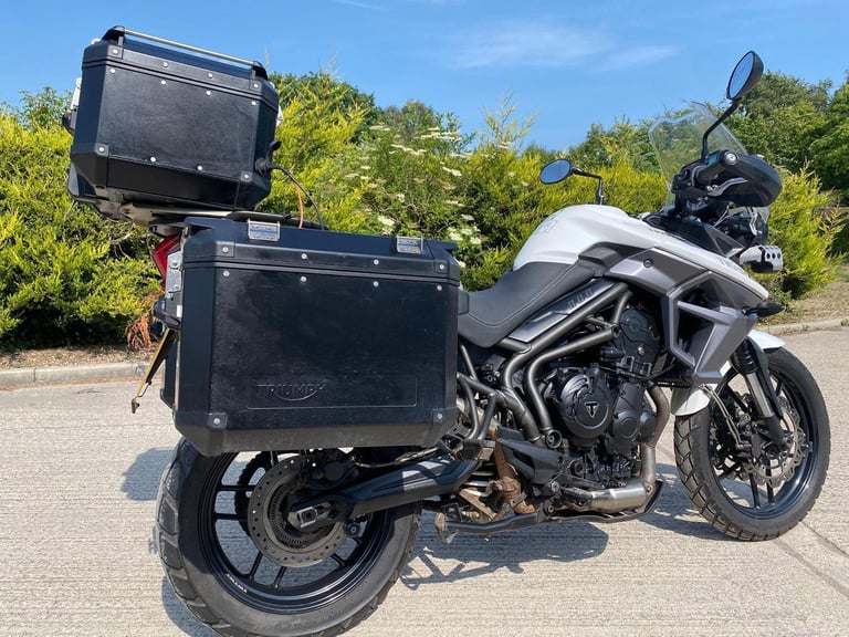 2016 16 TRIUMPH TIGER 800 XRT WHITE ENDURO FULL ADVENTURE LUGGAGE TOURER
