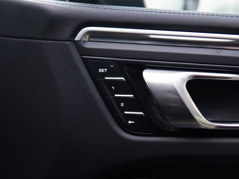 2022 Porsche Macan 2.0T T SUV 5dr Petrol PDK 4WD Euro 6 (s/s) (265 ps) Petrol