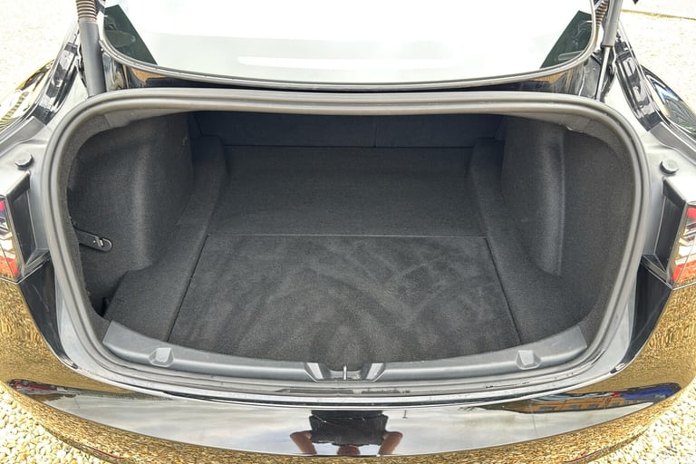  Tesla Model 3 dual Motor Long Range Saloon 4dr Electric Auto 4wde 346 Ps