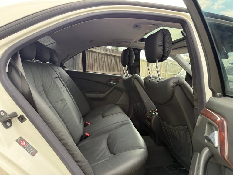 2002 Mercedes-Benz S-Class S320 4dr Auto VERY LOW MILES + IMPORT + 1 OWNER + CLEAN CAR Saloon Pet...