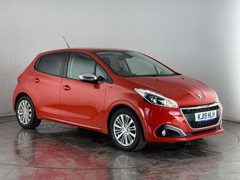 image for 2019 Peugeot 208 1.2 PureTech 82 Signature 5dr [Start Stop] HATCHBACK PETROL Manual