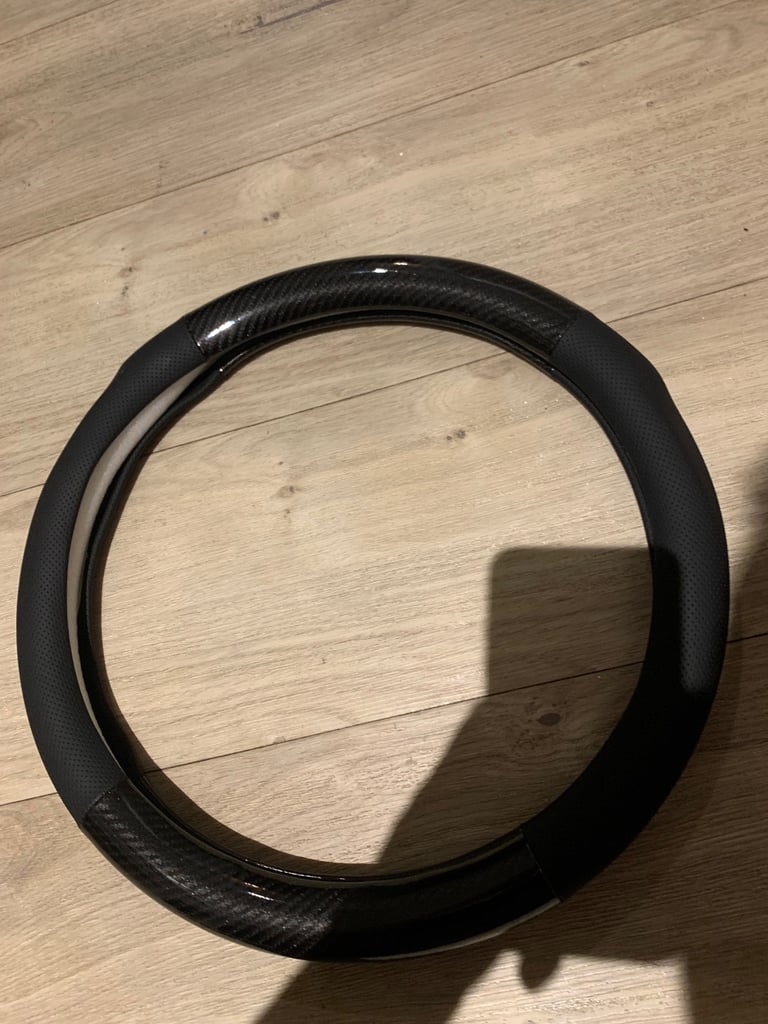 Steering wheel cover