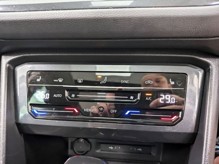 2020 Volkswagen Tiguan 1.5 ELEGANCE TSI DSG 5d 148 BHP 7SP AUTOMATIC ESTATE Estate Petrol Semi Au...