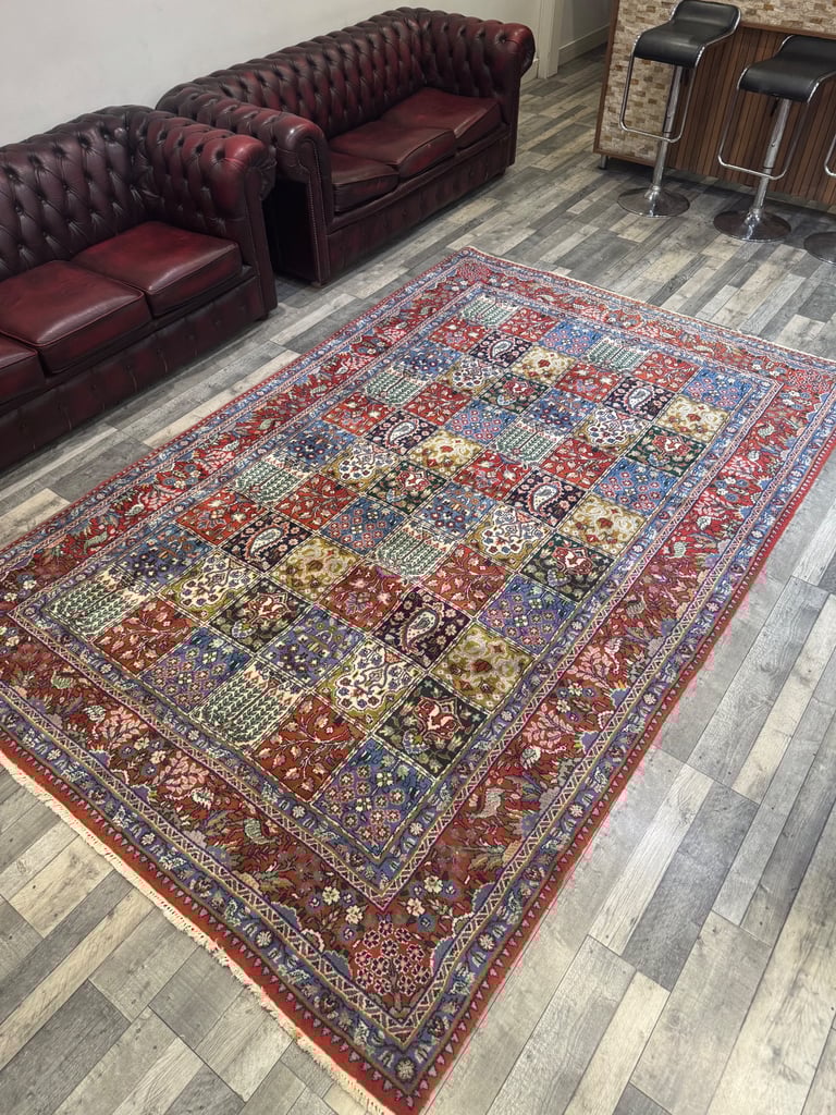 Luxurious handmade Persian Qom rug 310x200cm