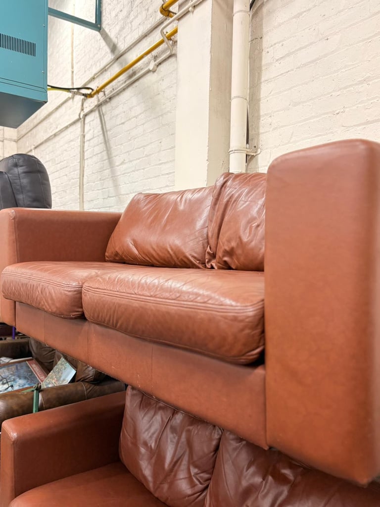  Pair of Siren Furniture Leather 2-Seater Sofas 