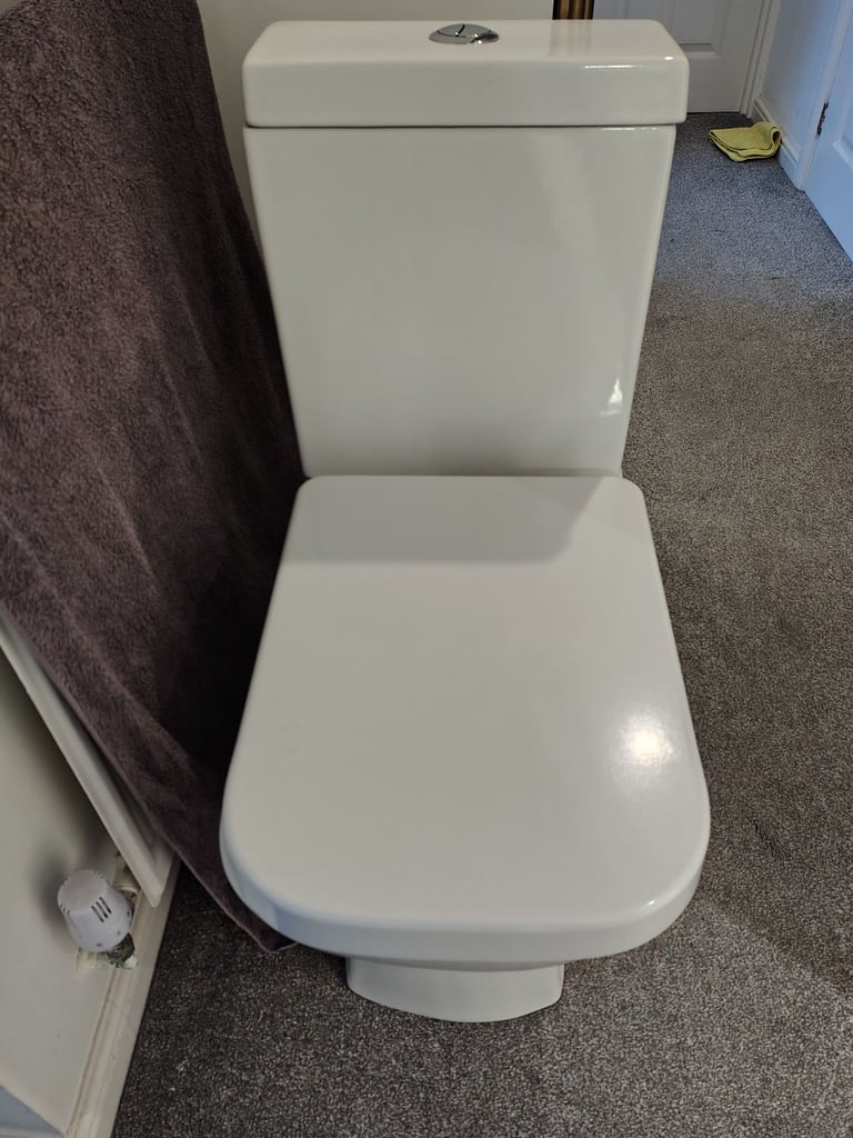 image for Toilet With Soft Close Lid