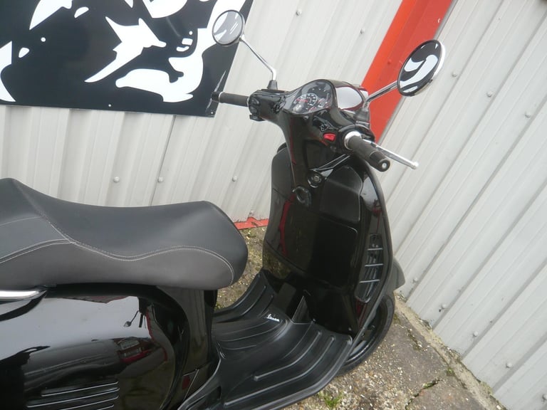 Piaggio Vespa GTS 125 SUPER 2014 LEARNER LEGAL SCOOTER 50 SH N X R RR MAX S WING
