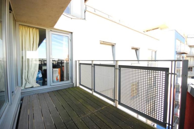 Pet friendly beautiful 1-Bed Flat – Deals Gateway SE13 - Available December 12th