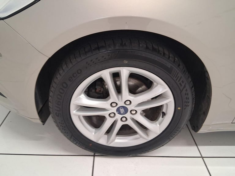 2015 Ford Mondeo 2.0 TDCi Titanium Hatchback 5dr Diesel Manual Euro 6 (s/s) (150 ps) HATCHBACK Di...