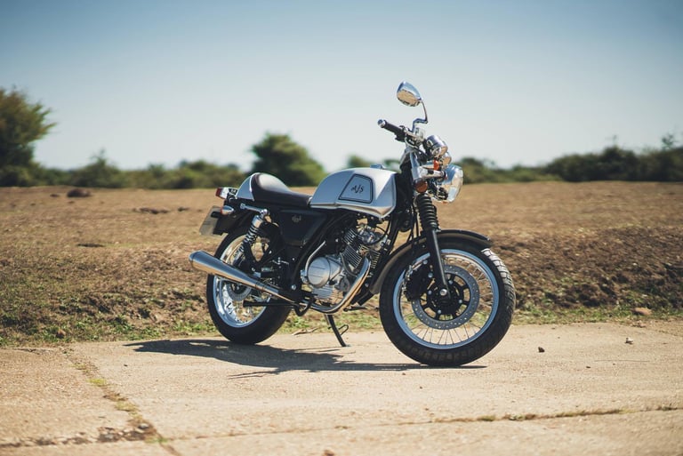 AJS cadwell 125cc retro 125 motorcycle learner modern classic cafe racer